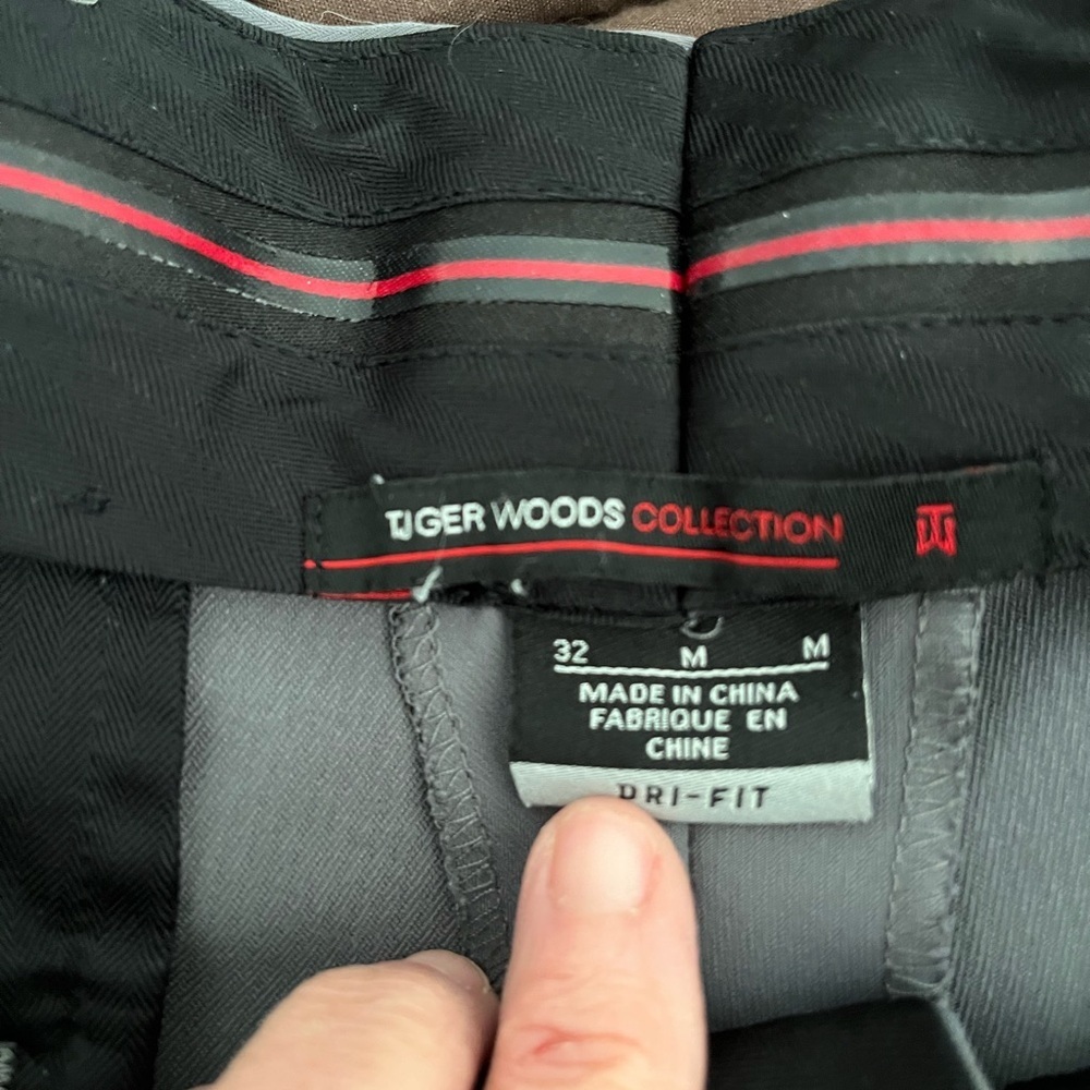 Men’s Gray Nike golf shorts Tiger Woods Collection size 32 - Picture 2 of 4